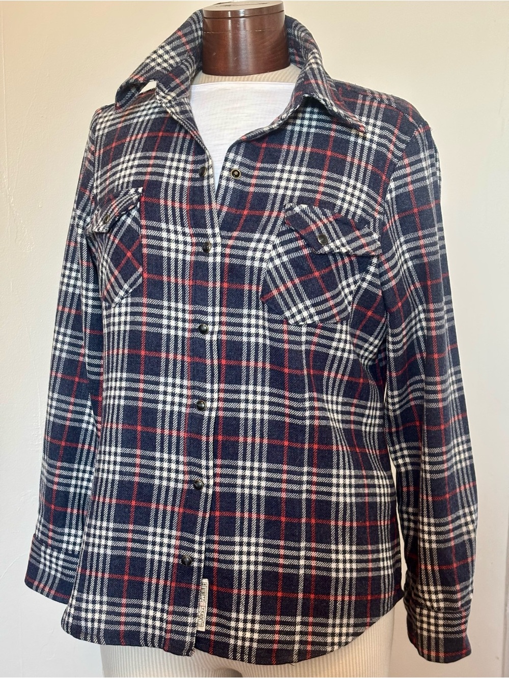 Pendleton 100% wool shirt navy,cream, red Bridgeport plaid women’s size L